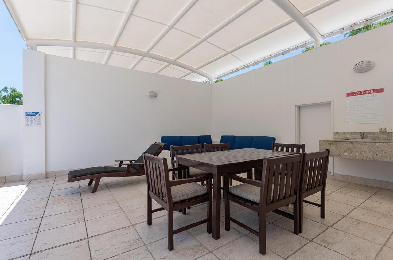 The Beach Club Premium Private Apartments Palm Cove Exterior foto